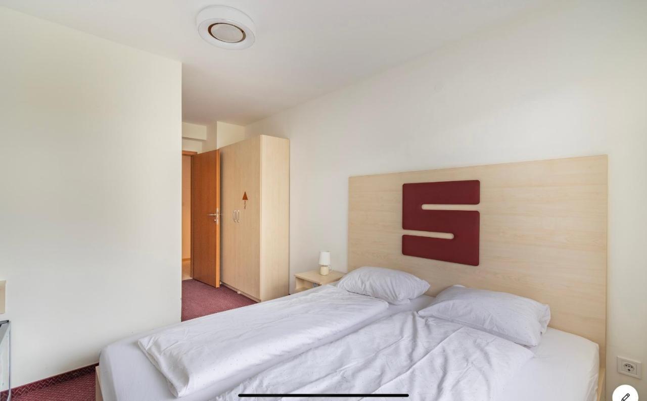 Sinus Premium Aparthotel Siofok Bagian luar foto
