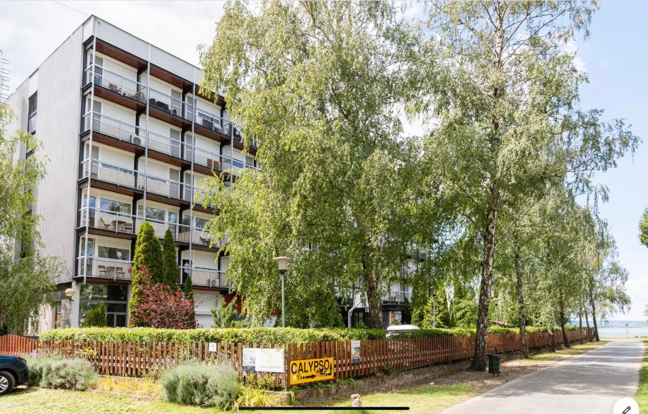 Sinus Premium Aparthotel Siofok Bagian luar foto