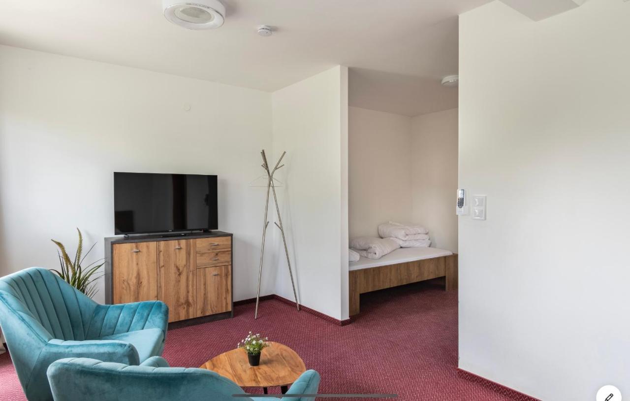 Sinus Premium Aparthotel Siofok Bagian luar foto